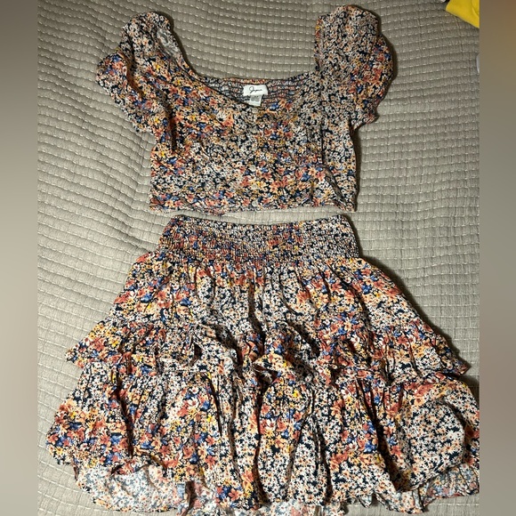 Japna Dresses & Skirts - girly flower top and skirt set